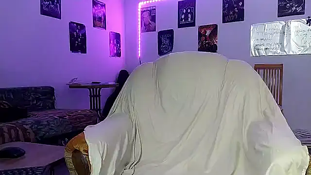 Huntall77 live sex cam