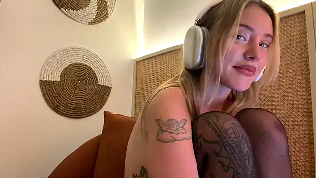 MartinaDeoliveira's cam snapshot