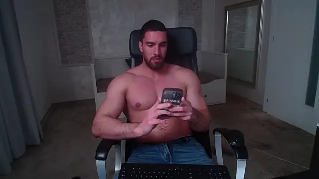 IvanHydee live sex cam