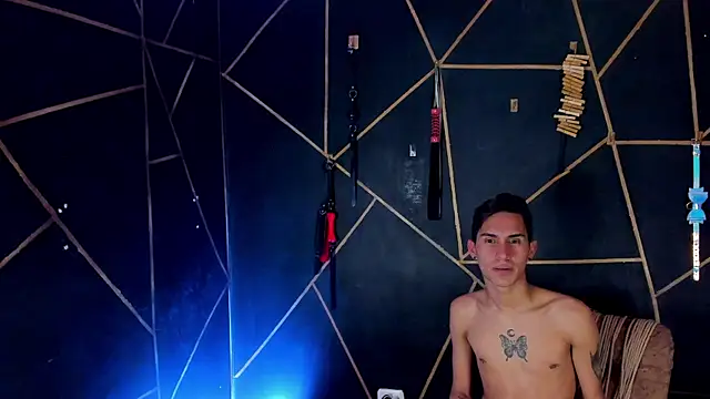 Alexmillers live sex cam