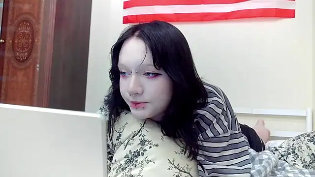 Shine_Luna's cam snapshot