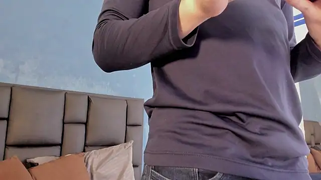 MikaelSlow live sex cam