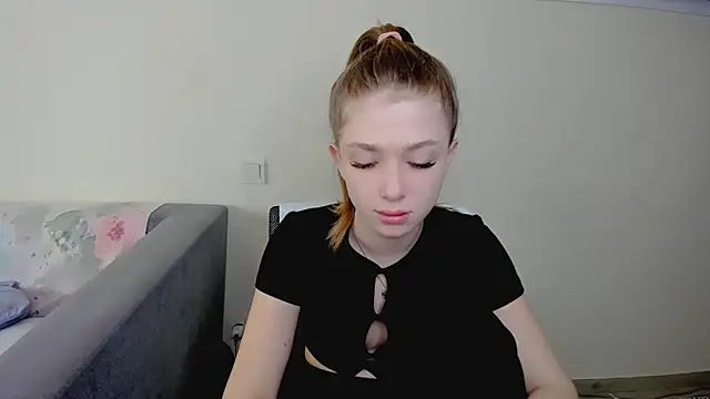 ElleLuv_'s cam snapshot