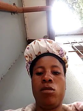 HotPetite_25's cam snapshot