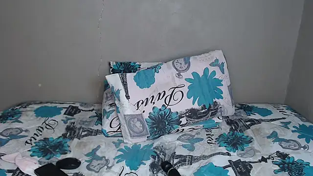 Lunalee's cam snapshot