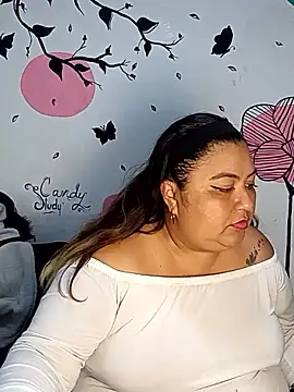 curvy_diva_'s cam snapshot