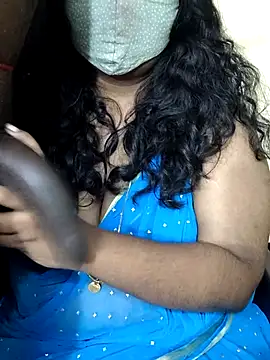 Yoursriya25's cam snapshot