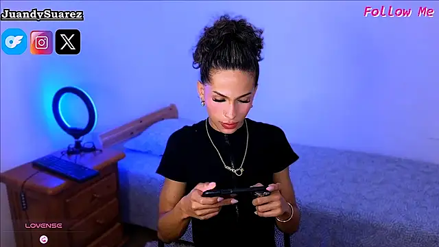 Abby_bella09 live sex cam