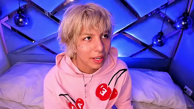 OliIverr22 live sex cam