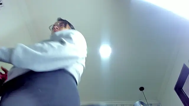 nalalye_cruzz_'s cam snapshot