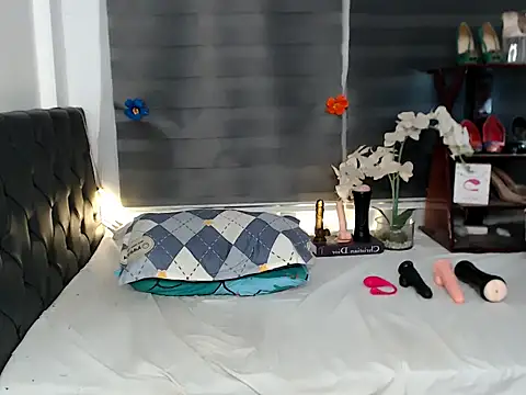 sylvannia_cumslut live sex cam