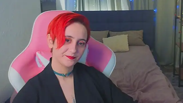 KellyRedPeppers's cam snapshot