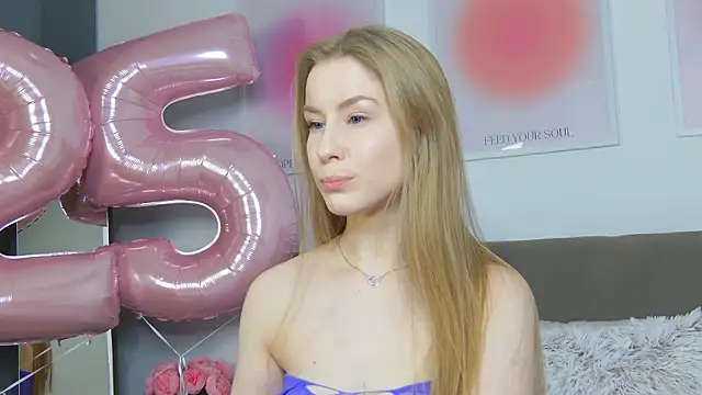 VioletiSwone's cam snapshot