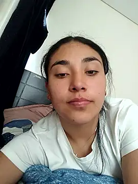 AmberGold-'s cam snapshot