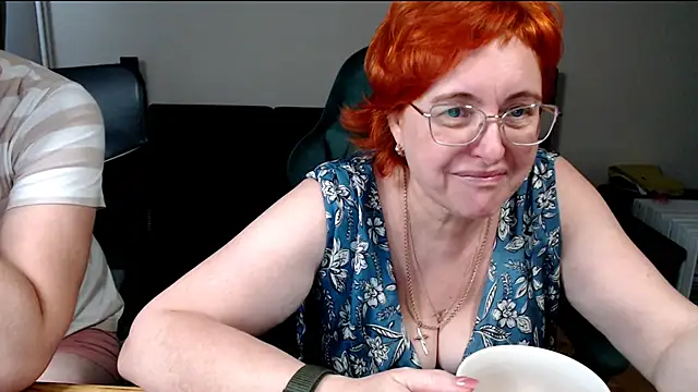 JoannaAndNeighbour live sex cam