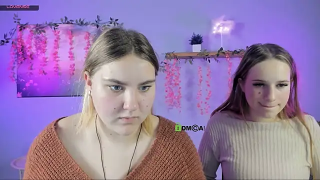 dina_bloom_'s cam snapshot