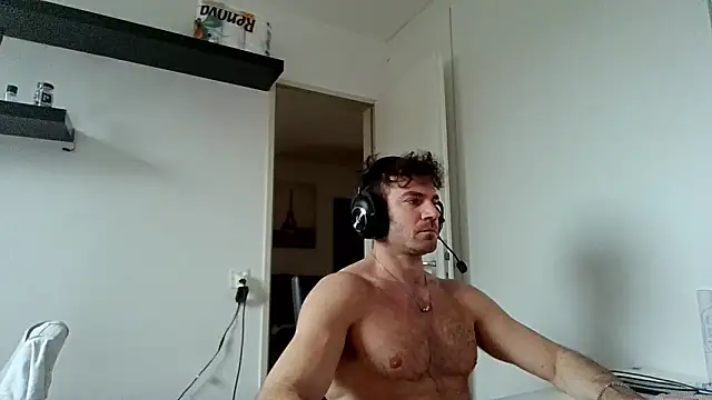 alpha-hunk's cam snapshot