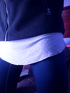 Joylopez_fit's cam snapshot