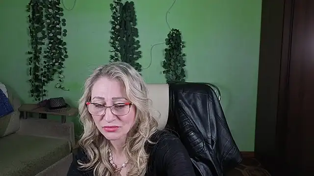 Habibi_Honeyy's cam snapshot