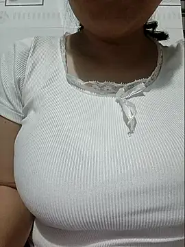 Shine_Mai live sex cam