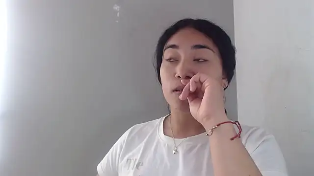 AmberGold-'s cam snapshot