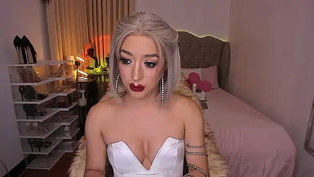 GoddessTransContessa live sex cam