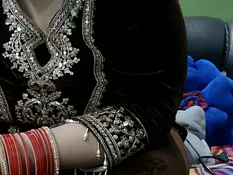 Housewife12 live sex cam