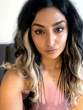 Mia_spicyy's cam snapshot