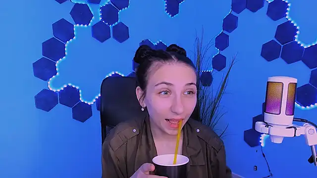 sweetie_chloe_'s cam snapshot