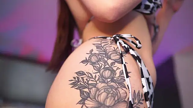 HotBustyBabeX's cam snapshot