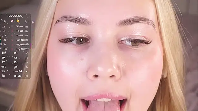 KarynPettas's cam snapshot