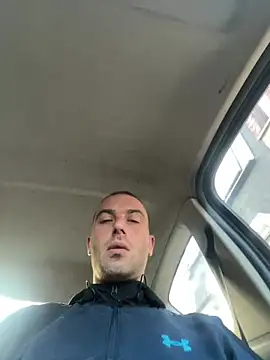 Rotteei1 live sex cam