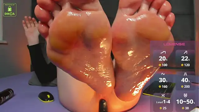 RoxyTaylon live sex cam