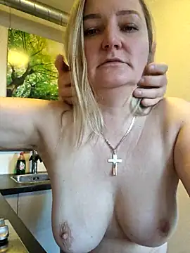 CoupleKitty live sex cam