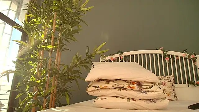 AlicePirs's cam snapshot