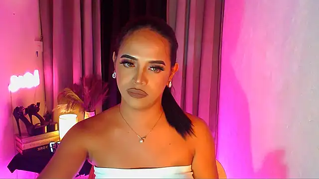 Lorainnelustts live sex cam