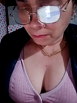 small-house123's cam snapshot