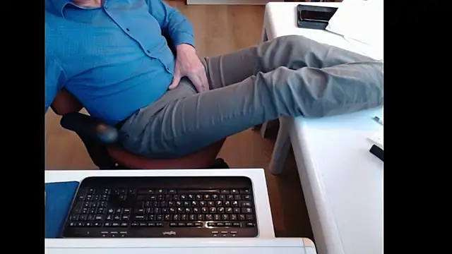 dutchpornking's cam snapshot