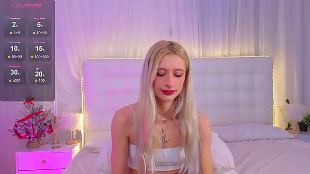 Monica_Leen's cam snapshot