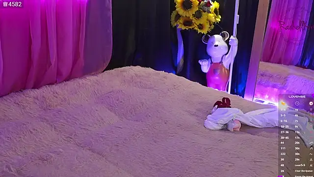 Rachellkors's cam snapshot