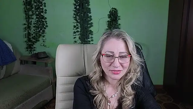 Habibi_Honeyy's cam snapshot