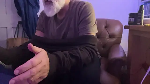 LeatherSdaddy's cam snapshot