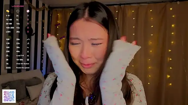 CarmanHenning live sex cam