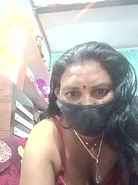 YOURFIVAA live sex cam