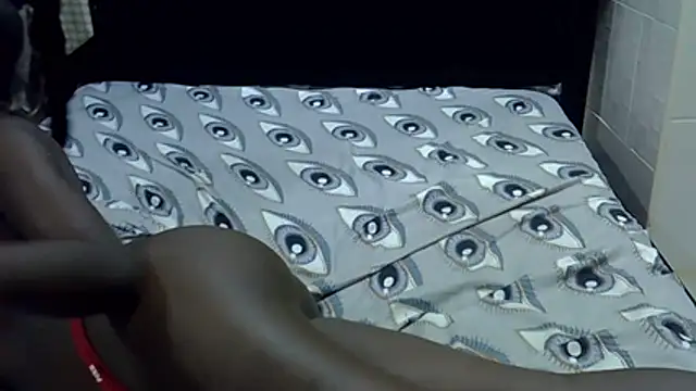 Lushie-'s cam snapshot