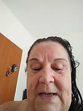 Yaya_Mineira live sex cam