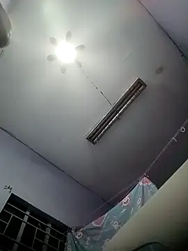 TropicalFlower's cam snapshot