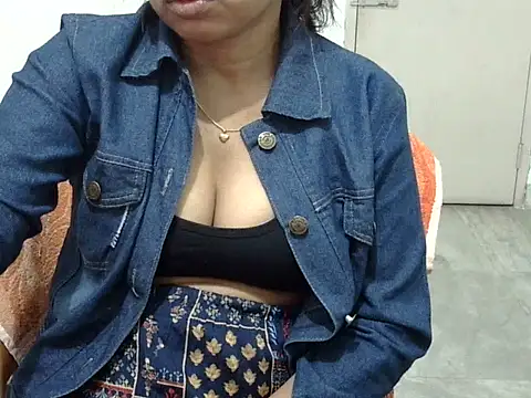 CHAMELI4747's cam snapshot