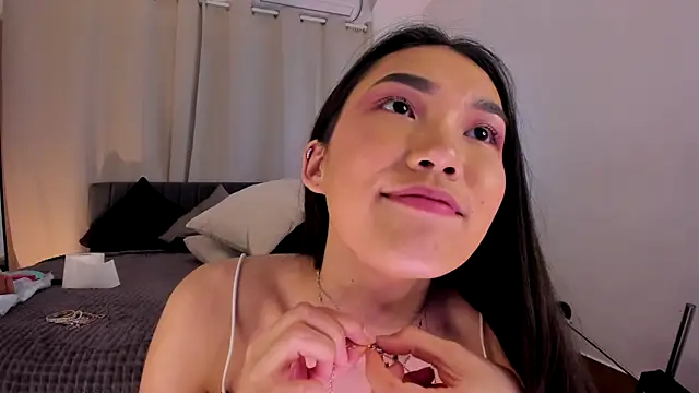 Divine_Madeleine's cam snapshot