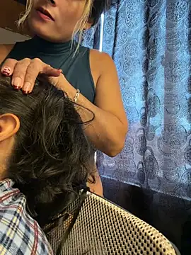 Cami_Leon2's cam snapshot